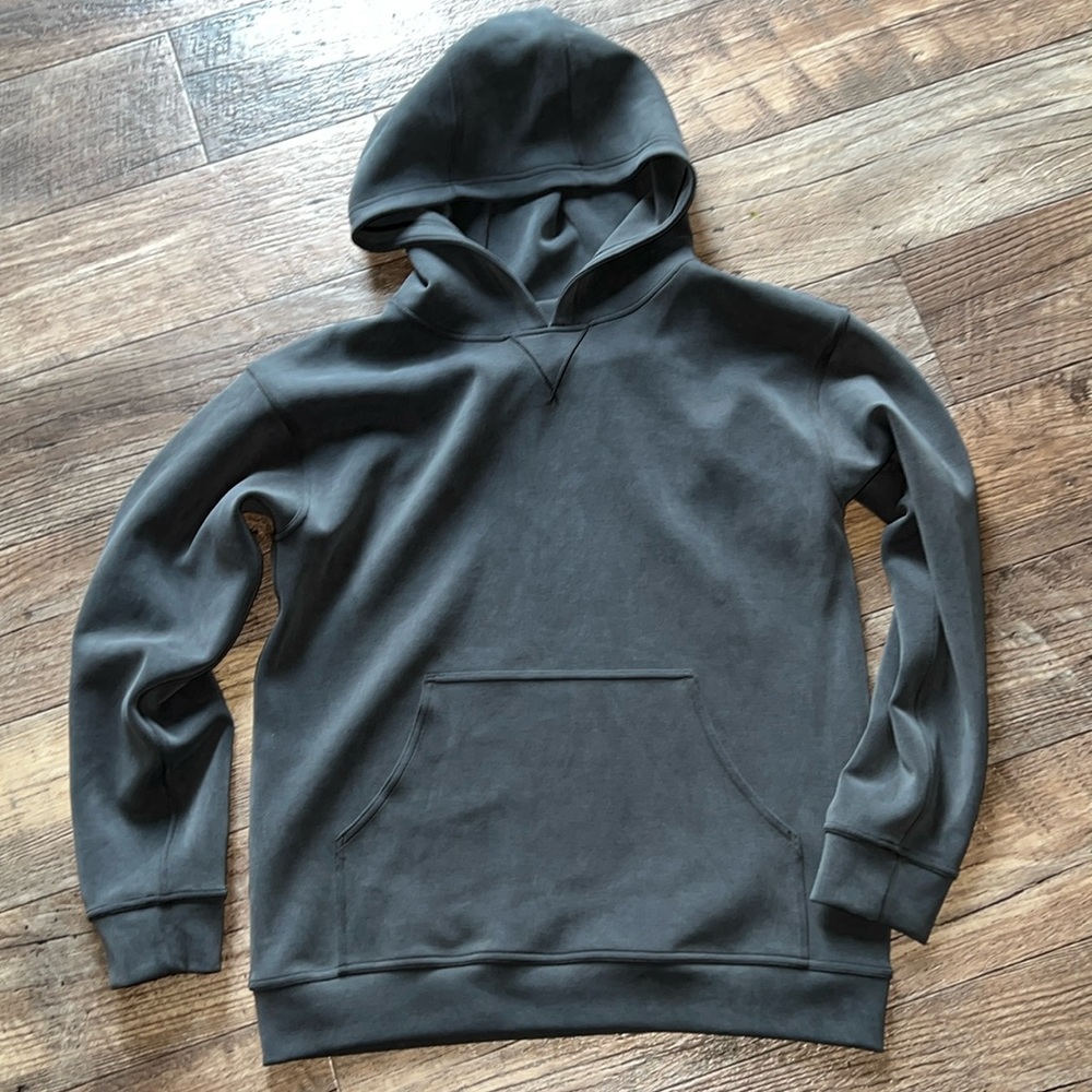 NWOT Lululemon softstreme hoodie